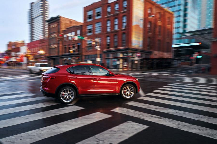  Alfa Romeo Stelvio Ti Sport (949) 2017 года  (NA) (фото 5 из 39)